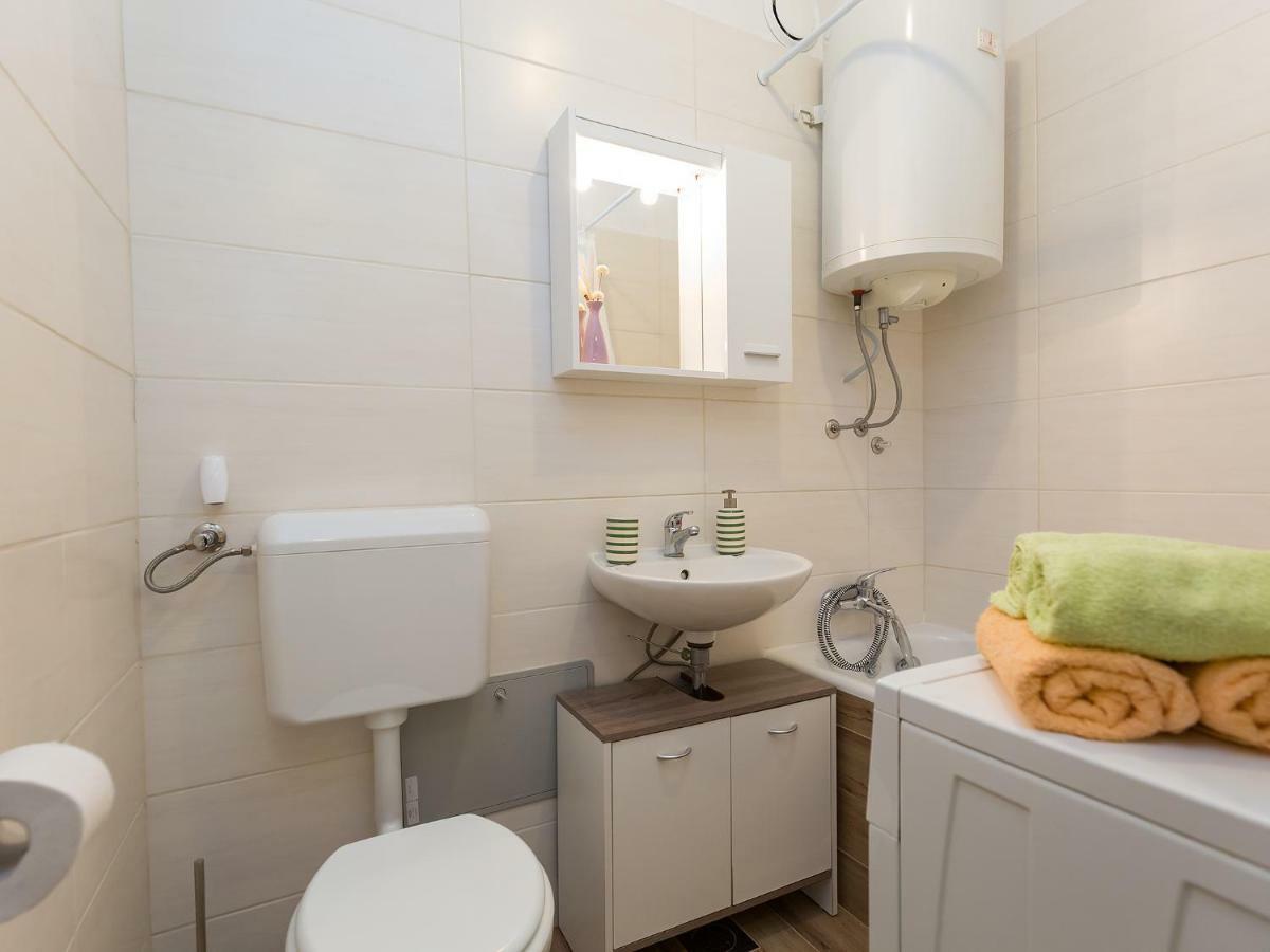 Apartment Lory'S Place Pula Exterior photo